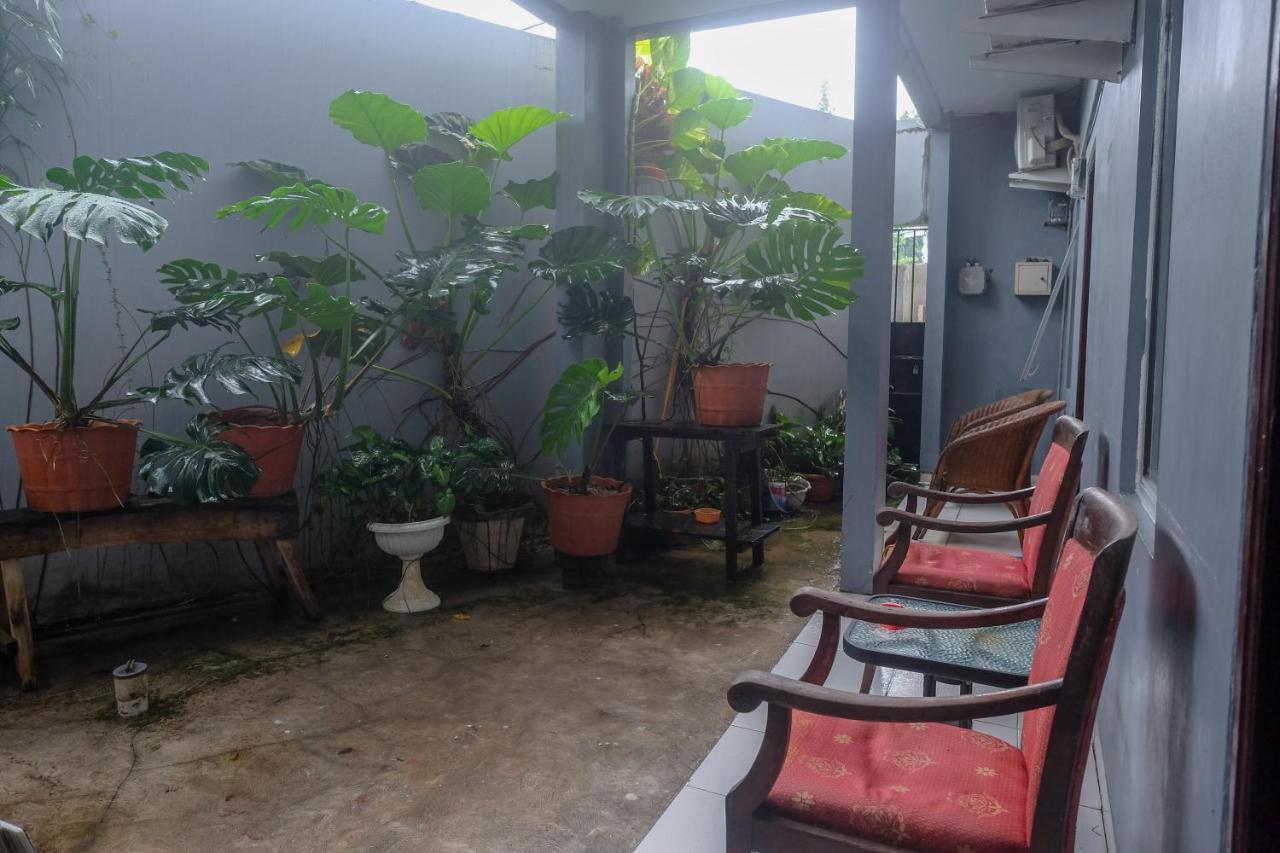 Reddoorz At Lapangan Bandara Sam Ratulangi Manado Hotel Екстериор снимка
