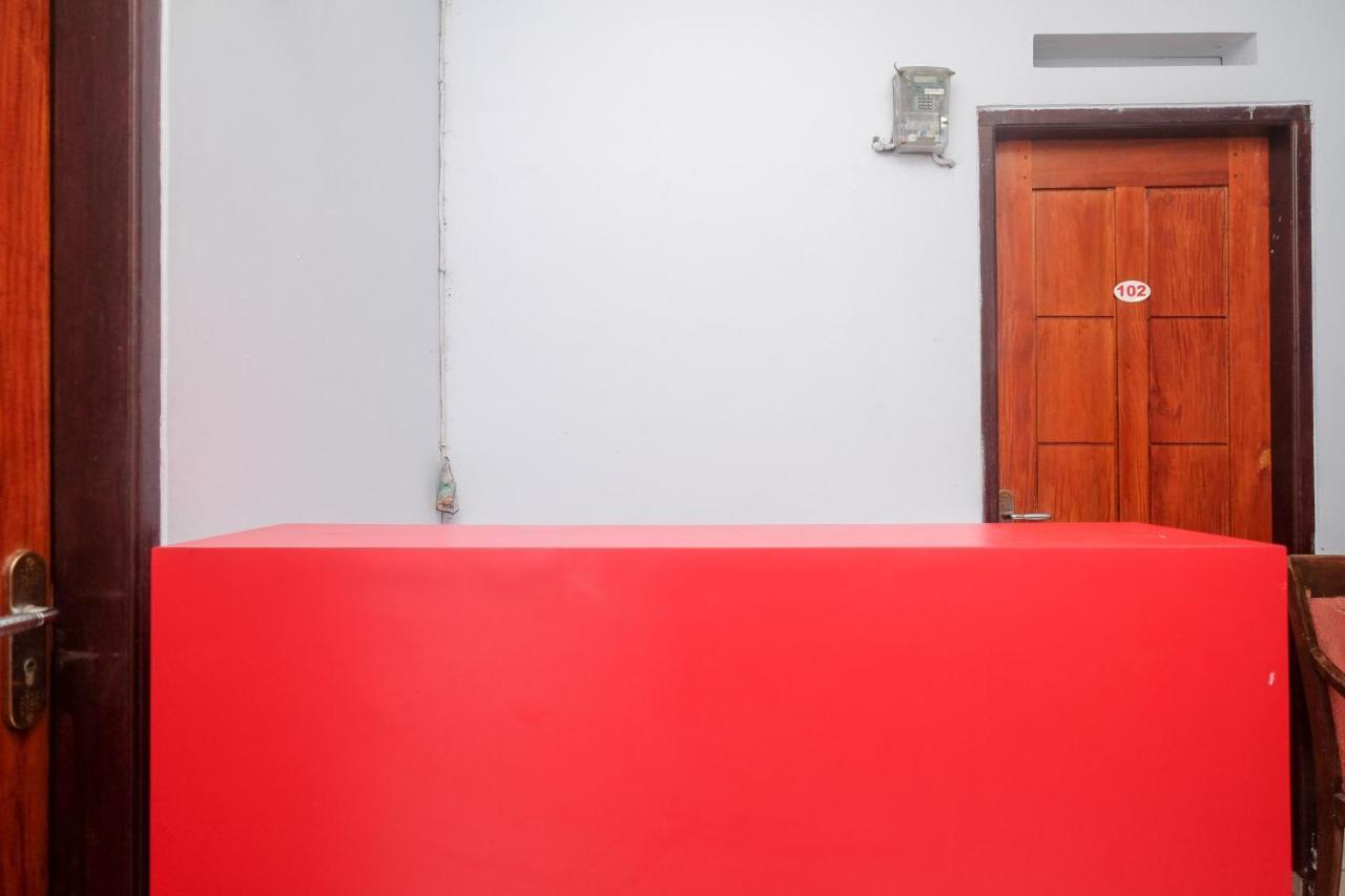 Reddoorz At Lapangan Bandara Sam Ratulangi Manado Hotel Екстериор снимка