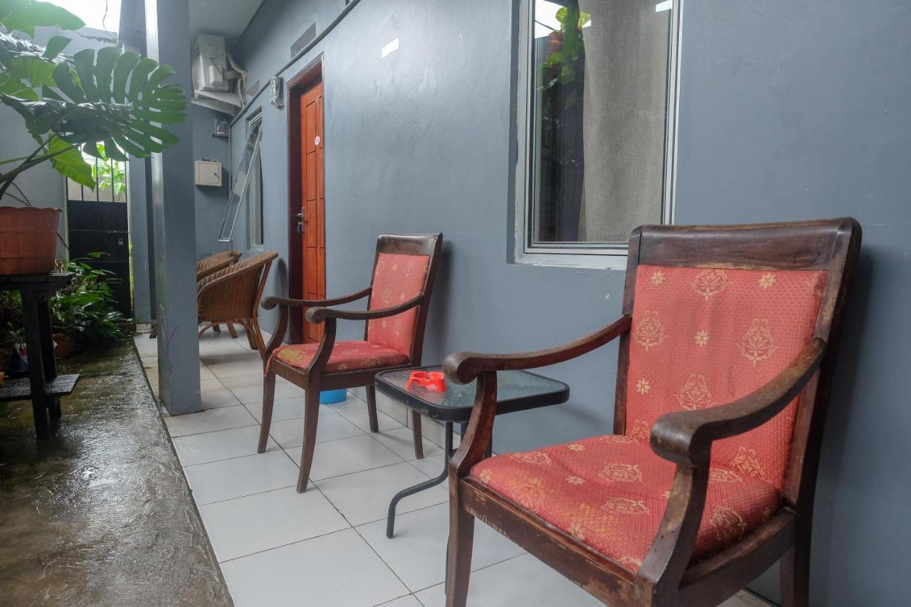 Reddoorz At Lapangan Bandara Sam Ratulangi Manado Hotel Екстериор снимка